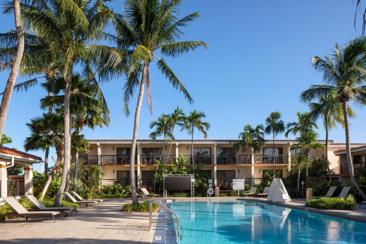 Courtyard By Marriott Key West Waterfront Hotel Exterior foto