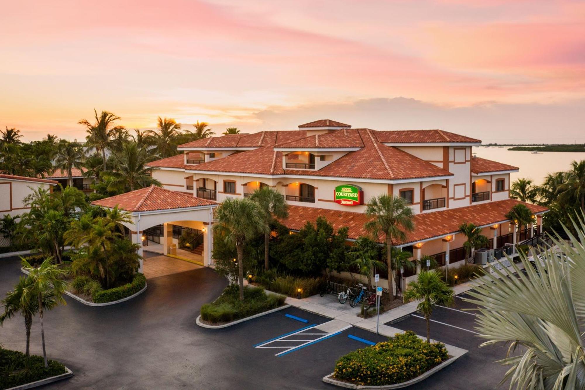 Courtyard By Marriott Key West Waterfront Exterior foto