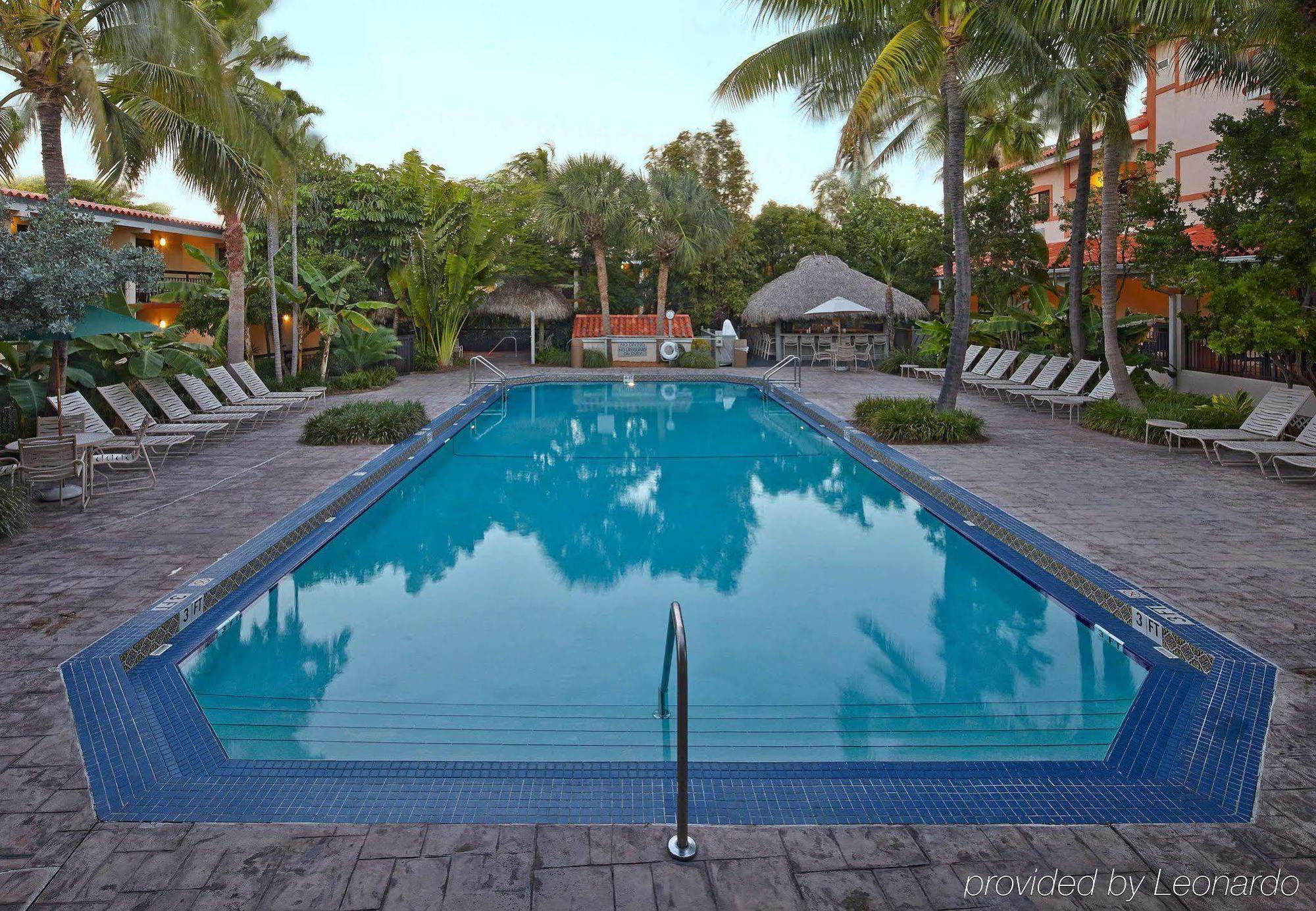 Courtyard By Marriott Key West Waterfront Hotel Exterior foto